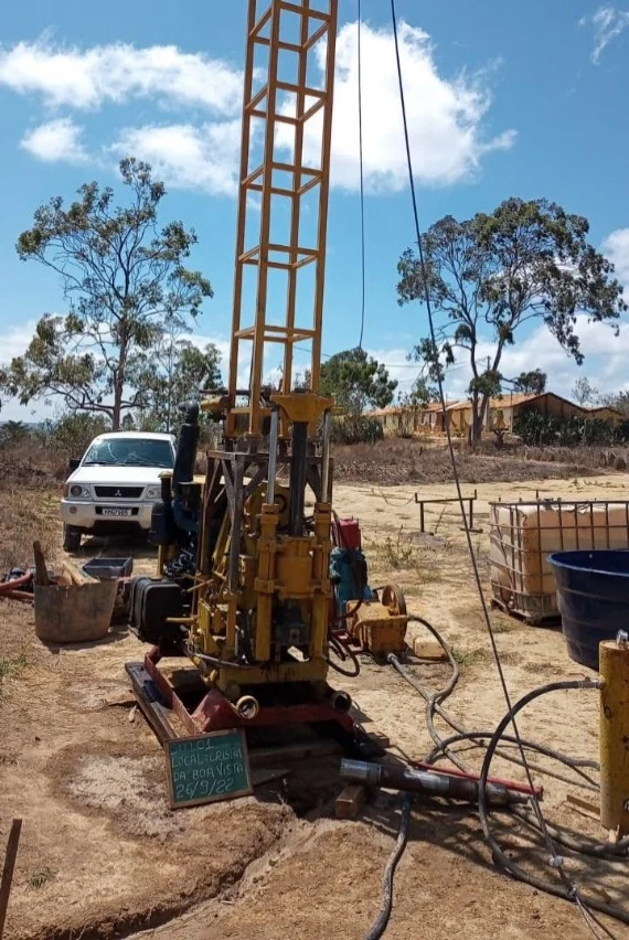 Equipamento de sondagem em campanha da FUNPEC em Bonito, Bahia